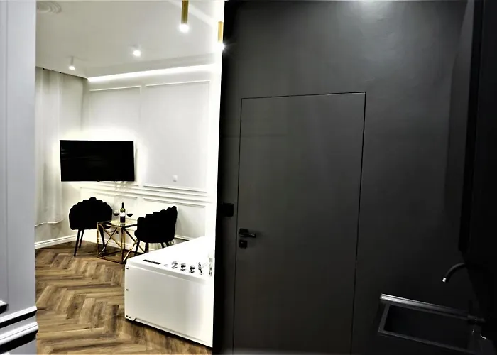 شقة Luxury Jacuzzi *