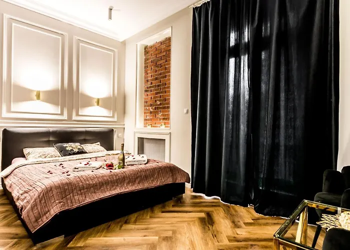 شقة Luxury Jacuzzi *