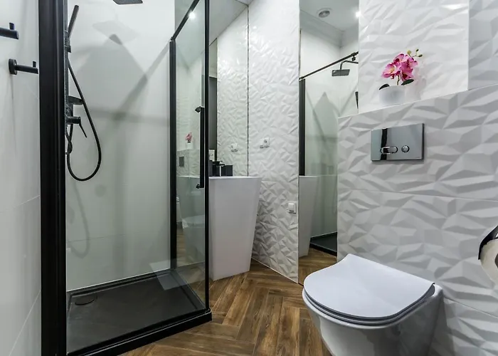 Luxury Jacuzzi * كراكوفيا